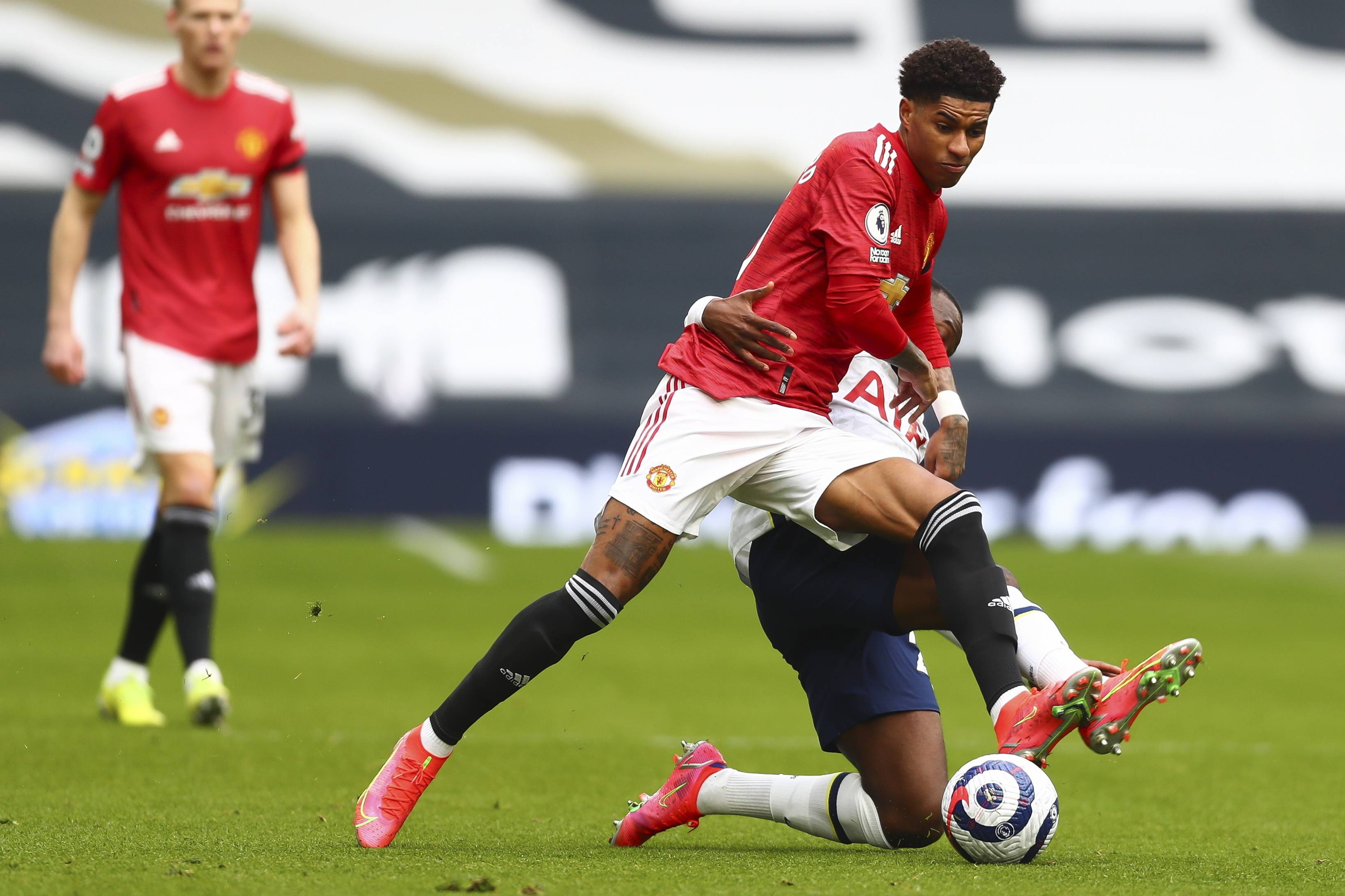 而此次加盟 而此次加盟